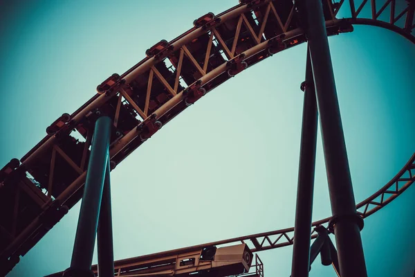 Scary Fun On An Upsidedown Roller Coaster — Stock Photo, Image