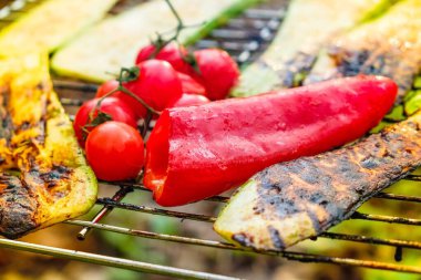 Sebzeler ızgara marinat bbq sağlıklı, tabak yemeği.