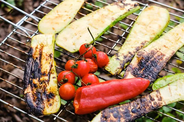 Warzywa grill marynaty grill zdrowe, danie obiadowe. — Zdjęcie stockowe