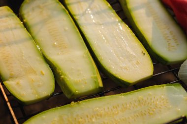 Sebzeler ızgara salamura bbq sağlıklı, sıcak akşam yemeği.