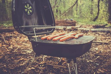 Sosisli ızgara ızgara ızgara ızgara, kuru..