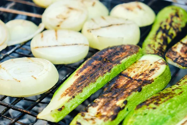 Verdure grigliata marinata barbecue sano, fuoco alla griglia . — Foto Stock