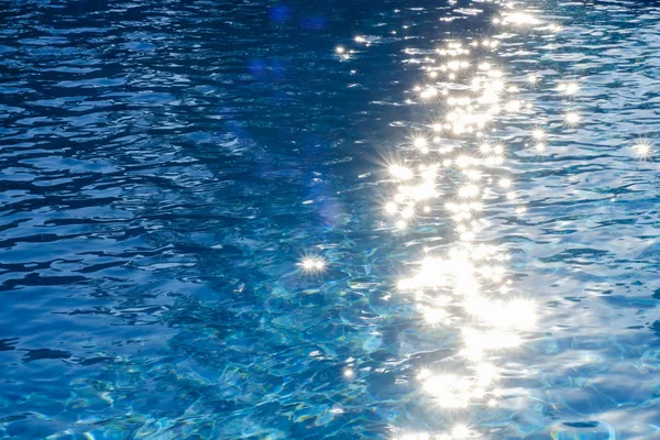 Agua en la piscina ondulado agua detalle fondo —  Fotos de Stock