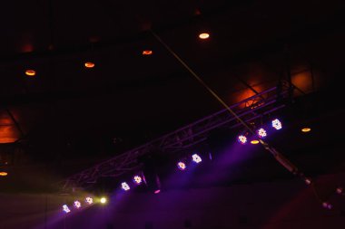 Arka planda müzik sahne ışığı ses, eğlence.