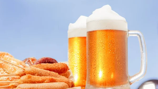 Golden cold beer glass foam, white.Golden cold beer glass foam, white. — Stock Photo, Image