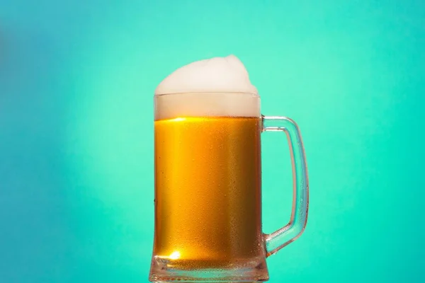 Arany hideg sör üveg hab, ital.Arany hideg sör üveg hab, ital. — Stock Fotó