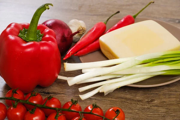 Ingredientes Vegetales Para Burritos Tomates Pimientos Sobre Fondo Madera Vista —  Fotos de Stock