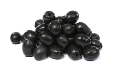 Turşulu zeytinler beyaz arkaplanda izole edilmiş