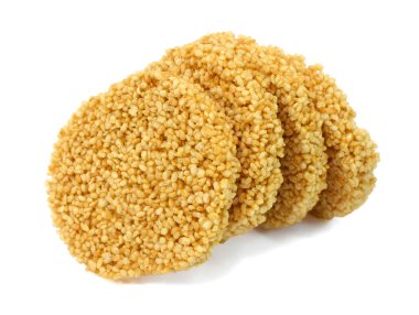 Pirinç gevrekleri beyaz arkaplanda izole edilmiş