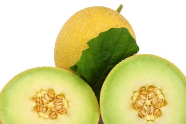 Muskmelon meyvesi (Kavun) beyaz arkaplanda izole edilmiş