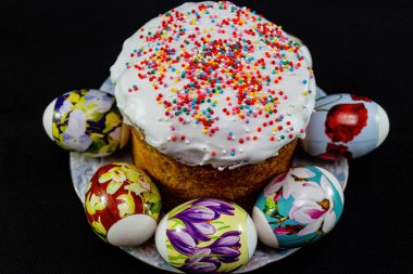 Kutsal Paskalya için şenlikli sakin bir hayat