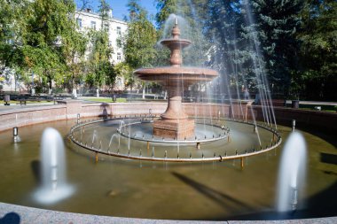 Parktaki ipeksi çeşme..