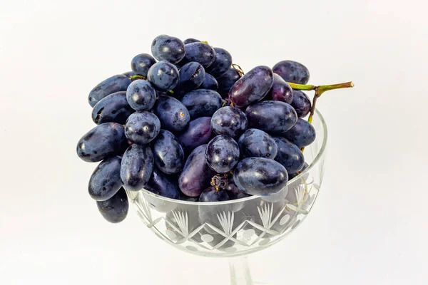 Black Grapes Vase Close White Background — Stock Photo, Image