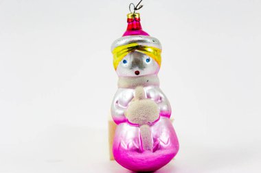 Beyaz arka planda 1962 yılbaşı ağacı süslemesi