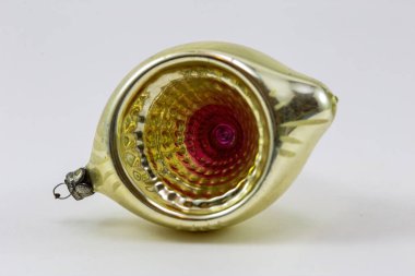 Beyaz arkaplanda 1962 Noel ağacı süslemesi