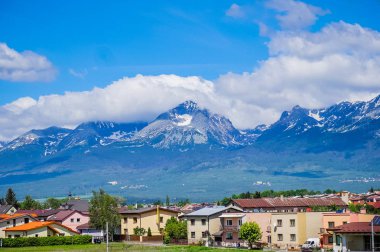 Poprad arka plan, Slovakya, vysoke tatry (yüksek tatras) ile