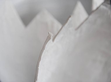 Büyük bir kağıt mache yumurta yakın çekim, ayrıntılı kabuktur. Doku