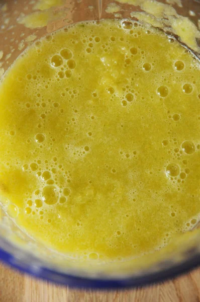 Fertiges Gelee in der Mixer-Schüssel von oben — Stockfoto