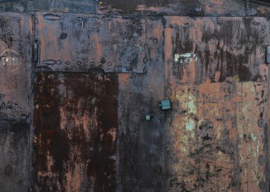 Çizik ve çatlaklarla metal doku