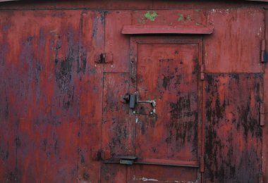 Çizikler ve çatlaklar ile pembe metal doku