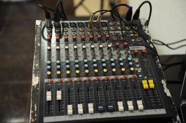 DJ ekipmanları Mikser