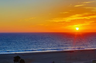 Pasifik Okyanusu günbatımı sırasında olduğunu.