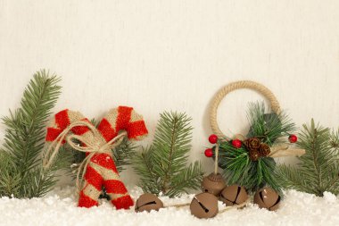 Noel natürmort çan vardır. 