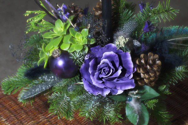 Bouquet has Christmas tree branches and artificial flowers. — Stock Photo, Image