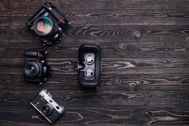 VR gözlük ve ve fotoğraf makinesi. Üstten Görünüm