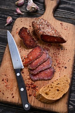 Dilimlenmiş sosis chorizo