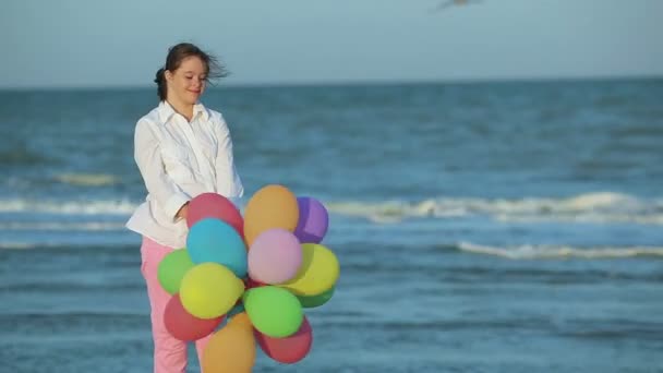 Chica con síndrome de Down — Vídeos de Stock