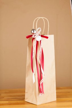 Mutlu Noeller kurdele ile hediye çanta