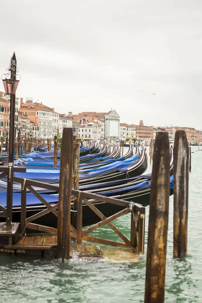 Góndola en Venecia en Italia — Foto de Stock