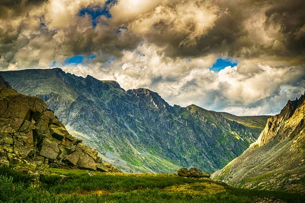 Cordillera Con Valle Lagos Montaña Río Durante Puesta Del Sol — Foto de Stock