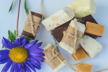 İtalyan nuga barlar parçalara