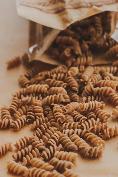Kepekli makarna düdük organik tam buğday üzerinden yazıldığını