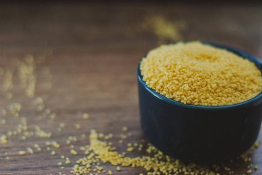 Kabın içinde ham kuskus