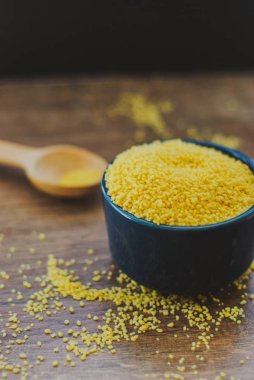 Kabın içinde ham kuskus