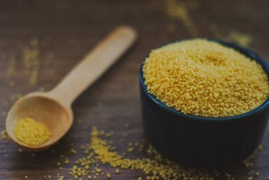 Kabın içinde ham kuskus