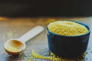 Kabın içinde ham kuskus