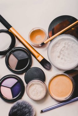 güzel Dekoratif kozmetik