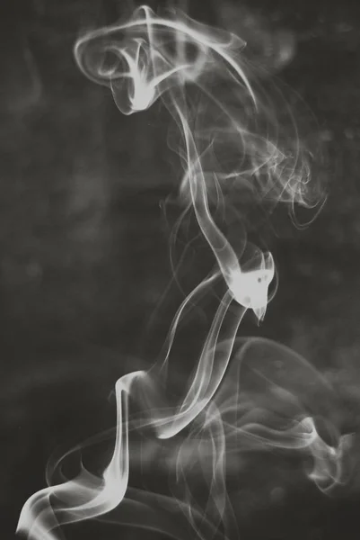 Abstrakcja dym duchy na czarnym tle — Zdjęcie stockowe