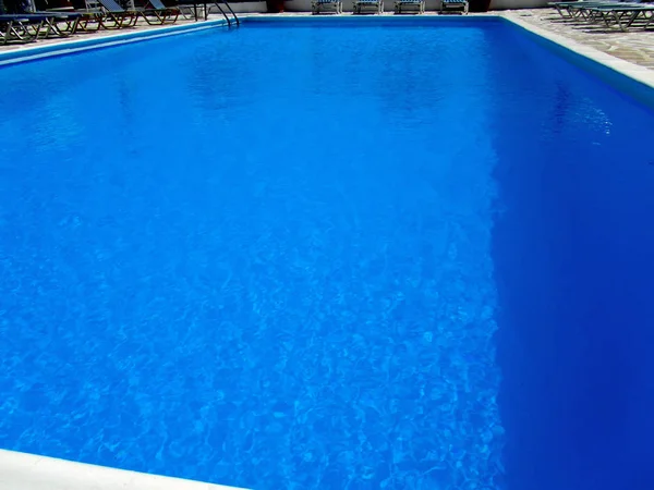 Piscine Avec Eau Bleue — Photo