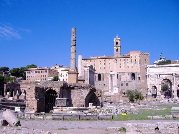 Foro Romano Con Cielo Azul Roma Italia — Foto de Stock