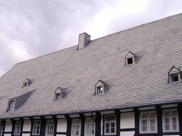 회색 지붕 dormers-독일 — 스톡 사진