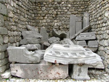 Eski deprem Moloztaşlar, Venzone, İtalya
