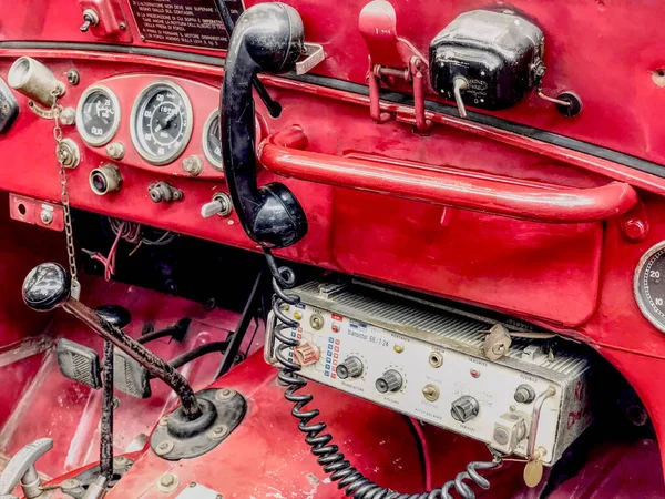 Detalj Röd Vintage Brandbil Den Italienska Nationella Brandkåren — Stockfoto
