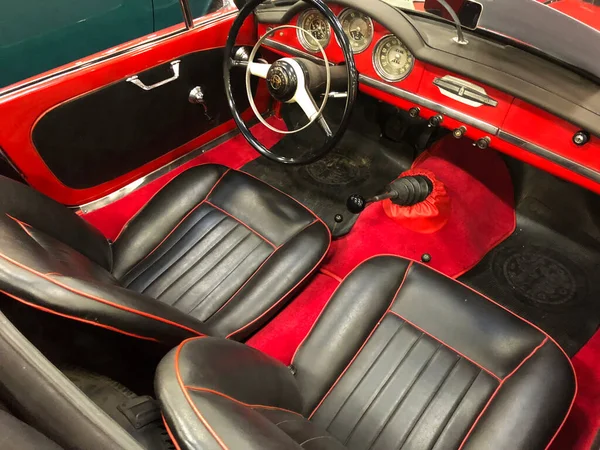 Das Schwarze Lederinterieur Eines Sport Und Luxusautos — Stockfoto