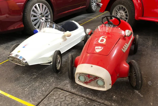 Carro Pequeno Vintage Para Crianças — Fotografia de Stock