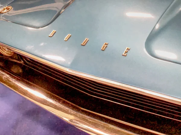 Stary Zabytkowy Symbol Samochodu Dodge Jasnoniebieskim Tle Efekt Hdr — Zdjęcie stockowe